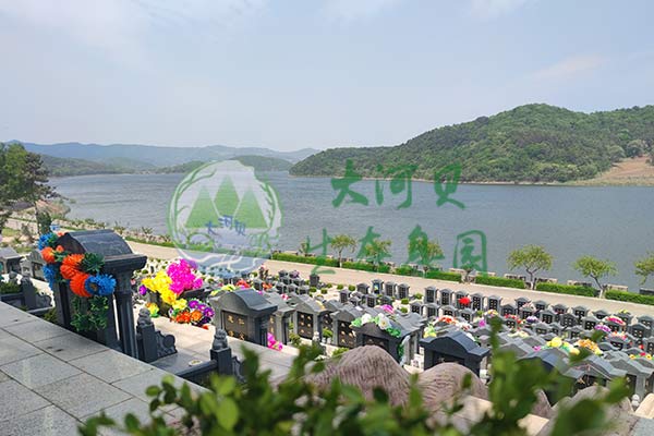 沈陽墓園壁葬節約空間與紀念并重的現代選擇！